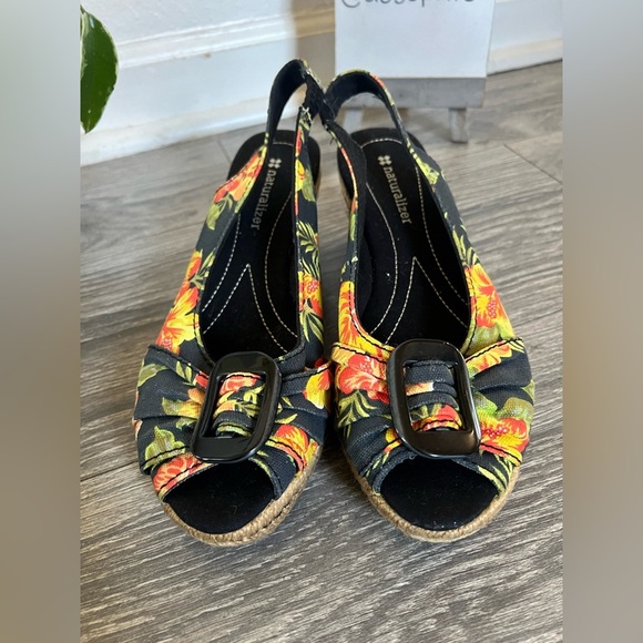 Naturalizer Bina Tropical Floral Hibiscus Peep Toe Espadrille Platform Wedge 7.5 - Picture 3 of 10